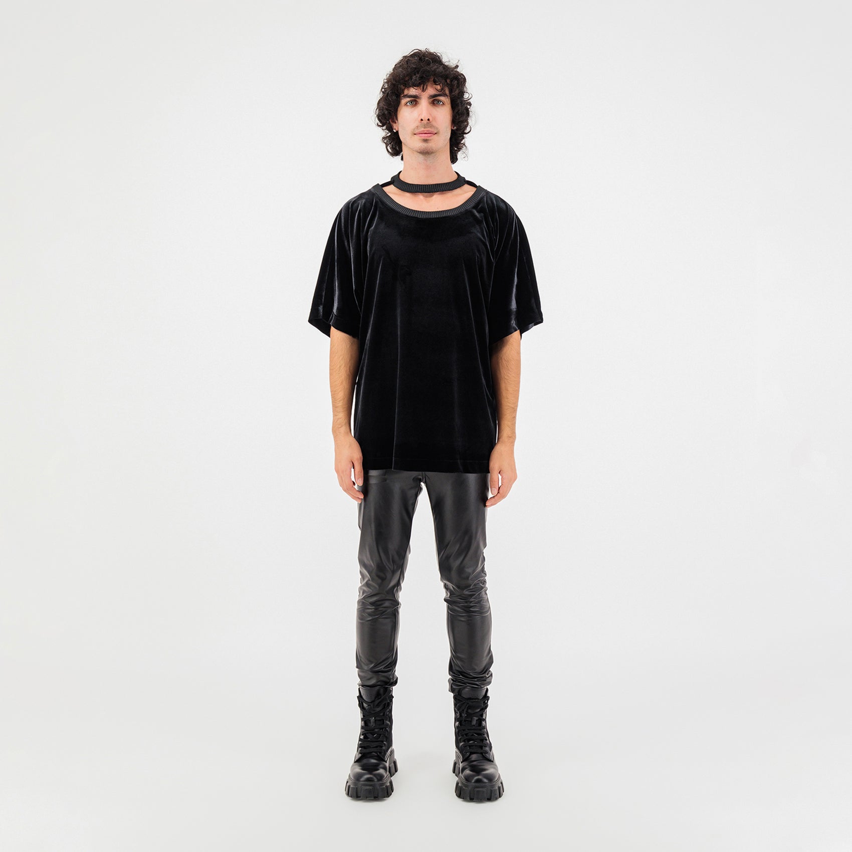 T-Shirt aus Samt mit Doppelkragen