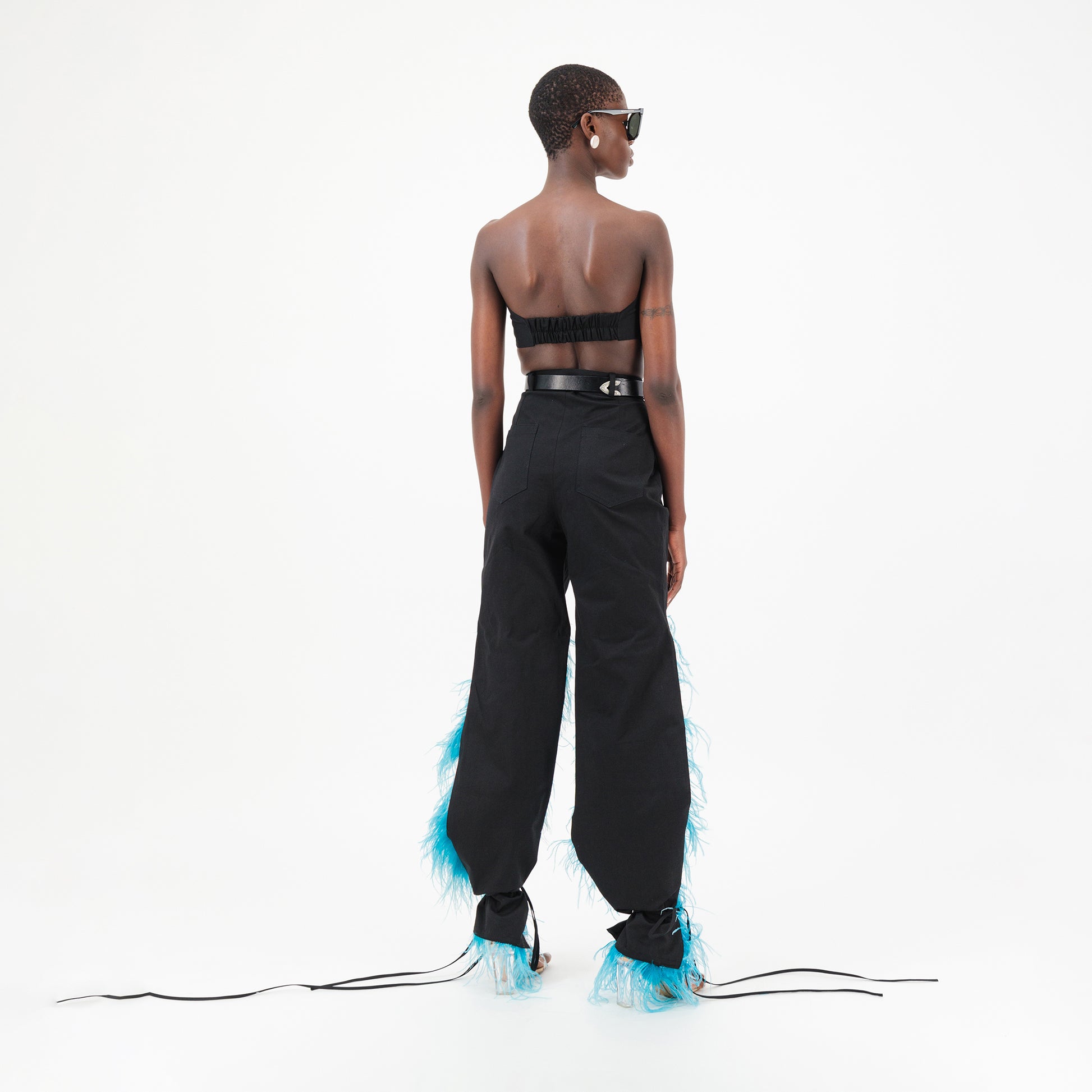 Feather tie- ankle pants in Black